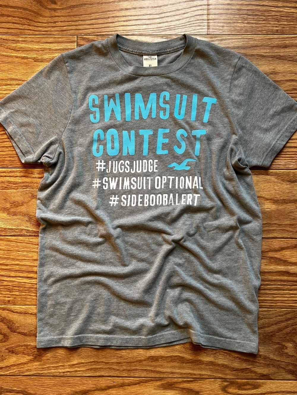 surf graphic Hollister grey slogan tee